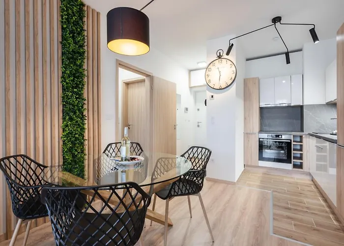 Westside River * Budapesta